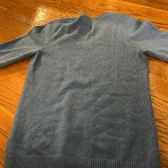 L.L.Bean Blue 100%  Cashmere Sweater Size Medium - Picture 6 of 8